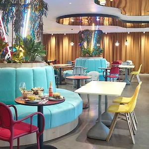 17 Batignolles Hotel