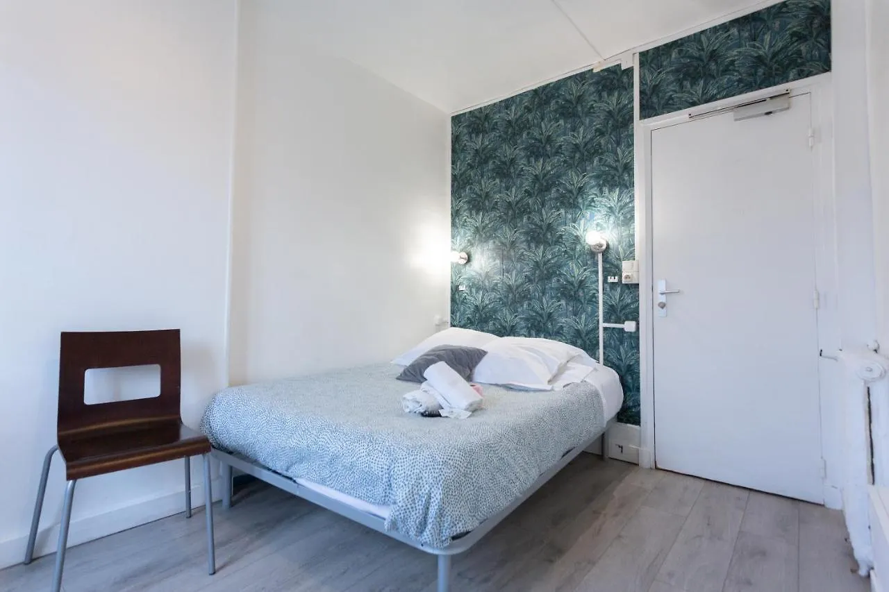 Hotel Europe Blv Paris 2*,