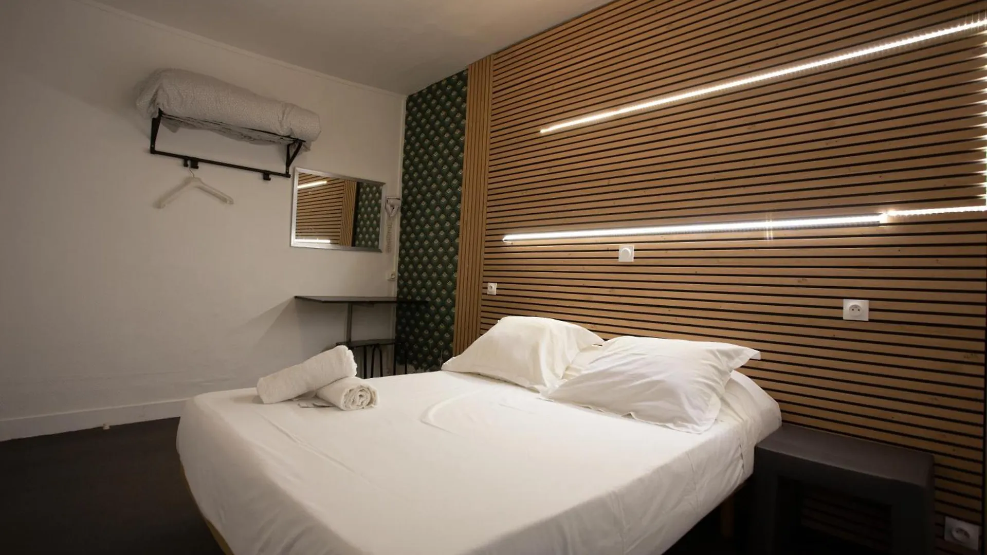 Hotel Europe Blv Paris 2*,  France